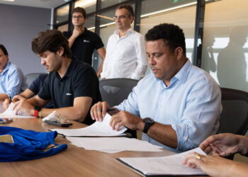 Ronaldo vende SAF do Cruzeiro para dono de rede de supermercados - 29/04/2024 - Esporte