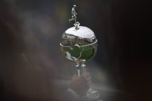 Libertadores tem incentivo extra para quatro brasileiros - 02/04/2024 - O Mundo É uma Bola