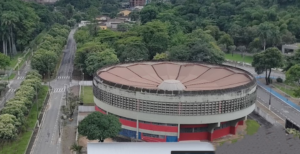 Timóteo ganha presentão de 60 anos: Aperam cede à Prefeitura de Timóteo (MG) Estacionamento das Castanheiras