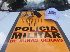 Motorista é preso ao ser flagrado transportando revólver em carro durante fiscalização na MGC-451 | Vales de Minas Gerais