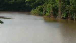 Criança de 2 anos morre afogada no Rio Mucuri, em Carlos Chagas | Vales de Minas Gerais