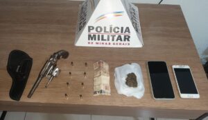 Jovem é preso por porte ilegal de arma e tráfico de drogas em Belo Oriente | Vales de Minas Gerais