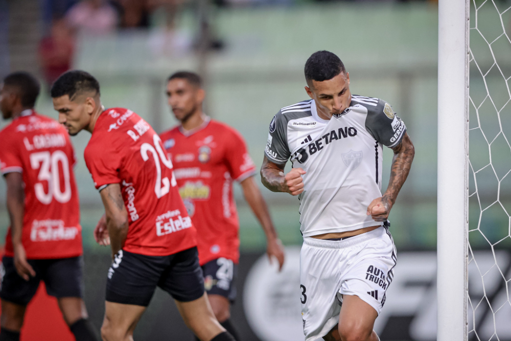 Guilherme Arana comemora gol marcado pelo Atltico diante do Caracas na Libertadores - (foto: Pedro Souza/Atltico)