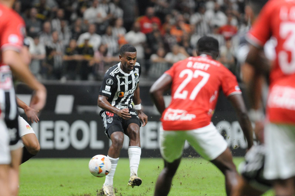 Alisson em ação pelo Atlético diante do Caracas na Arena MRV - (foto: Alexandre Guzanshe/EM/D.A Press)