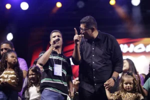 Anderson Freire encerra o 4º Festival Gospel de Fabriciano com show memorável e coro de mais 10 mil pessoas