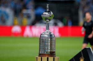 Campeo da Libertadores receber premiao de 23 milhes de dlares (R$ 115 milhes) (foto: Lucas Uebel/Grmio)