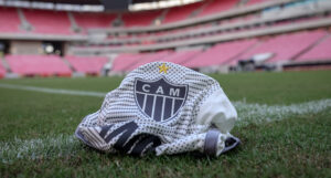 Atlético-MG cutuca Cruzeiro em campanha da camisa 2