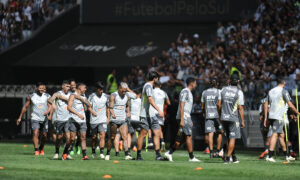 Jogadores do Atltico em treino aberto na Arena MRV (foto: Alexandre Guzanshe/EM/D.A.)