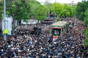 Irã inicia cortejo fúnebre de despedida do presidente Ebrahim Raisi