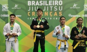 Atleta de Timóteo, Gustavo Carvalho, conquista vice-campeonato no Brasileiro Crianças de Jiu-Jítsu da CBJJ