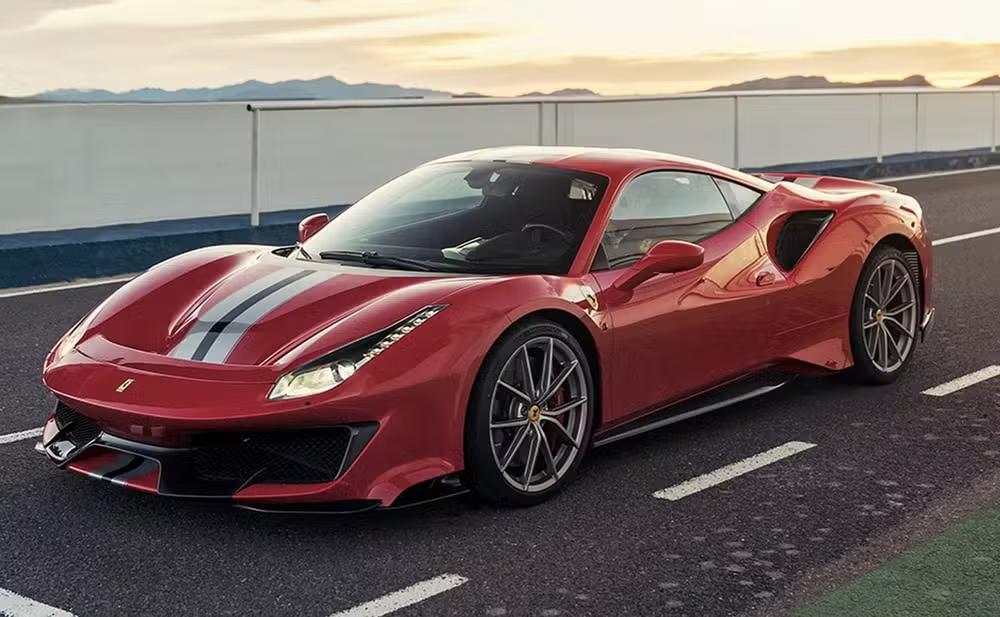 Ferrari 488 do atacante Mbapp