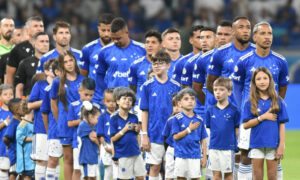 Jogadores do Cruzeiro perfilados (foto: Ramon Lisboa/EM/D.A.Press)