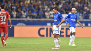 Cruzeiro quebra sequência negativa contra Athletico-PR com vitória no Brasileiro