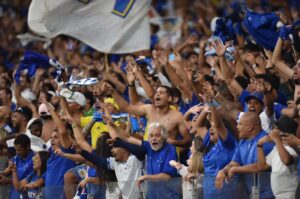 Famosa de 50 milhões de seguidores vibra com vitória do Cruzeiro no Mineirão