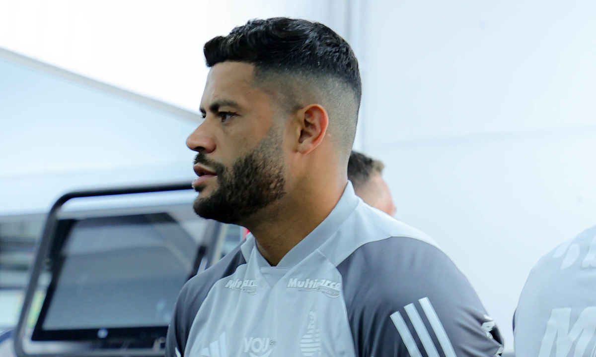 Hulk passou o dia na Cidade do Galo para tratar da leso - (foto: Paulo Henrique Frana / Atltico)