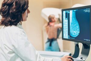 Ipatinga implanta modernos  exames de mamografia com a reinauguração da Policlínica
