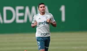 Jornalista analisa imbróglio entre Dudu, Palmeiras e Cruzeiro: ‘Prejuízo para todos’