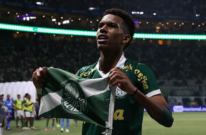Palmeiras anuncia a venda de Estêvão ao Chelsea; veja quanto o Cruzeiro vai receber