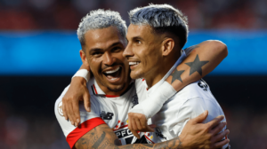 Aldemir e Luciano, jogadores do So Paulo, comemorando gol sobre o Bahia, pelo Brasileiro (foto: Rubens Chiri/Saopaulofc.net)