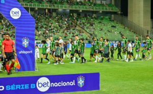 Amrica em jogo contra o Santos, na Srie B (foto: Mouro Panda/Amrica)