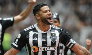 Hulk comemora gol pelo Atltico contra o Bahia (foto: Alexandre Guzanshe/EM/DA.Press)