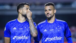 Joo Marcelo e Z Ivaldo, jogadores do Cruzeiro (foto: Gustavo Aleixo/Cruzeiro)