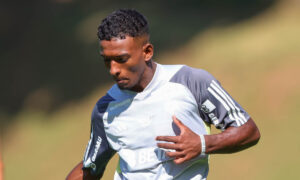 Vitinho em treino pelo Atltico na Cidade do Galo (foto: Pedro Souza/Atltico)