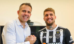 Lyanco iguala jovem atacante e tem contrato mais longevo do Atlético