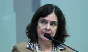 Ministra defende estratégias de combate à desinformação na saúde