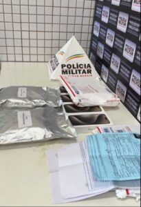 Três são detidos por receber encomenda com droga nos Correios em Caratinga