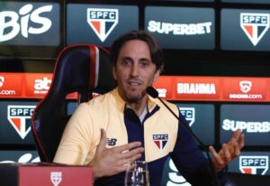 Lus Zubelda apresentado no So Paulo (foto: Rubens Chiri / saopaulofc)