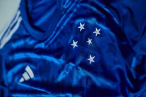 Camisa do Cruzeiro para a temporada 2024 (foto: Cruzeiro/Divulgao)