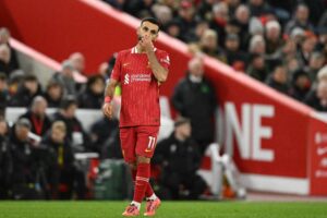 Em fim de contrato, Salah fala sobre renovação com Liverpool: ‘Longe’