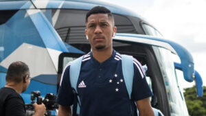 Matheus Dav antes de jogo do Cruzeiro (foto: Gustavo Aleixo/Cruzeiro)