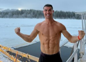 Na ‘terra’ do Papai Noel, Cristiano Ronaldo envia mensagem de Natal