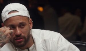 Neymar nega convite para balada durante evento de poker: ‘Minha mulher tá chegando’