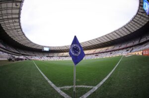 Bandeira de escanteio do Cruzeiro (foto: Staff Images / Cruzeiro)