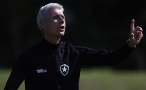 Lus Castro, tcnico do Botafogo (foto:  Vitor Silva/Botafogo)