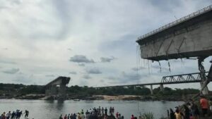 Ponte que desabou no Tocantins: estado crítico revelado