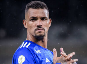 Cruzeiro encaminha saída de Zé Ivaldo para o Santos