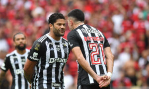 Battaglia saiu do Atlético por desentendimento? Arana comenta clima no elenco