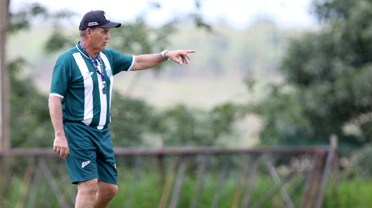 Paulo Roberto, técnico do Uberlândia - (foto: Welton Neves/Uberlândia)