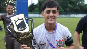 Filho de Fagner faz posts do Cruzeiro, e torcedores do Corinthians reagem: ‘Forçando saída’