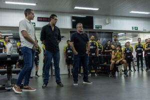 Diretores do Atltico na Cidade do Galo (foto: Pedro Souza / Atltico)