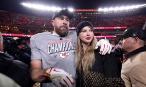 Taylor Swift em jogo dos Chiefs (foto: AFP)