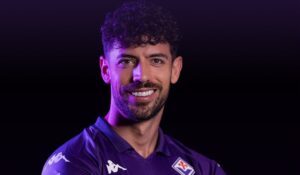 Pablo Mar com a camisa da Fiorentina (foto: Divulgao/Fiorentina)