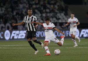 William Gomes em ao pelo So Paulo (foto: Rubens Chiri / So Paulo FC)