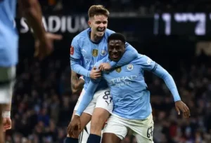 Manchester City massacra time da 4ª divisão inglesa em goleada por 8 a 0