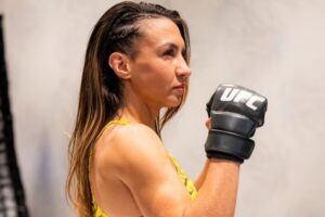 Mineira vai disputar luta principal do primeiro UFC de 2025