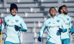 Fagner, Dudu e Gabigol (foto: Gustavo Aleixo/Cruzeiro)